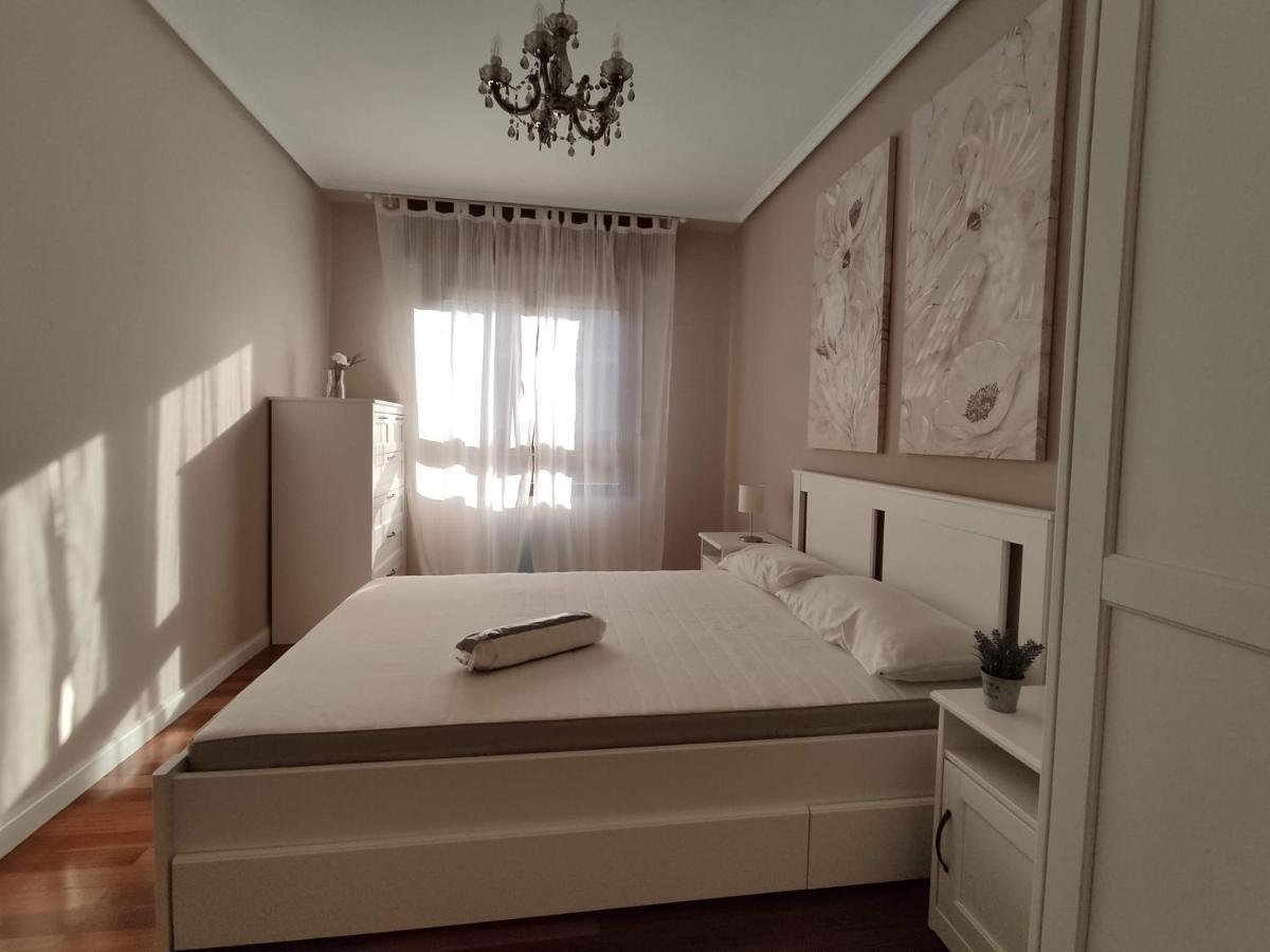 Acogedor Apartamento Junto A La Plaza Villasana de Mena Eksteriør billede