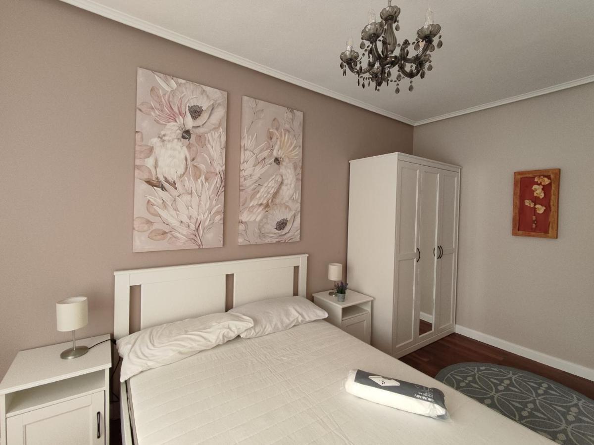 Acogedor Apartamento Junto A La Plaza Villasana de Mena Eksteriør billede